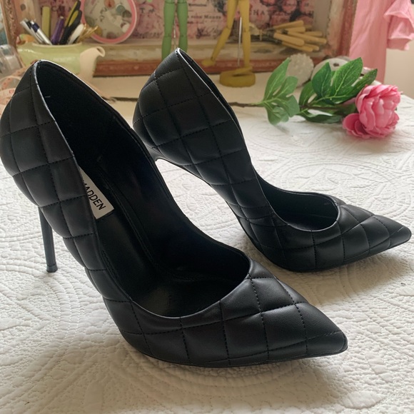 STEVE MADDEN Black Quilted Pumps Sz 8/38 Cocktail Party Formal Bussiness Corp - Picture 4 of 7